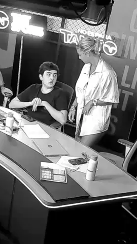 epaaa que miramo #agusneta #clips  #laagusneta #futbol #milica #twitch 