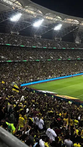 ي سلام لو كل عاشق عاش غرامنا 🥹💛🖤#ittihad #explore #foryoupage #viral #benzema @نادي الاتحاد |  Ittihad Club 