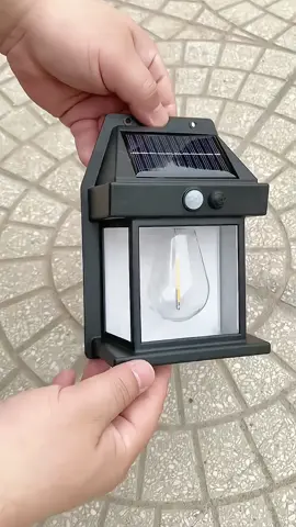 Đèn năng lượng mặt trời có cảm biến khi người đến #dogiadung #giadungthongminh #xuhuong 