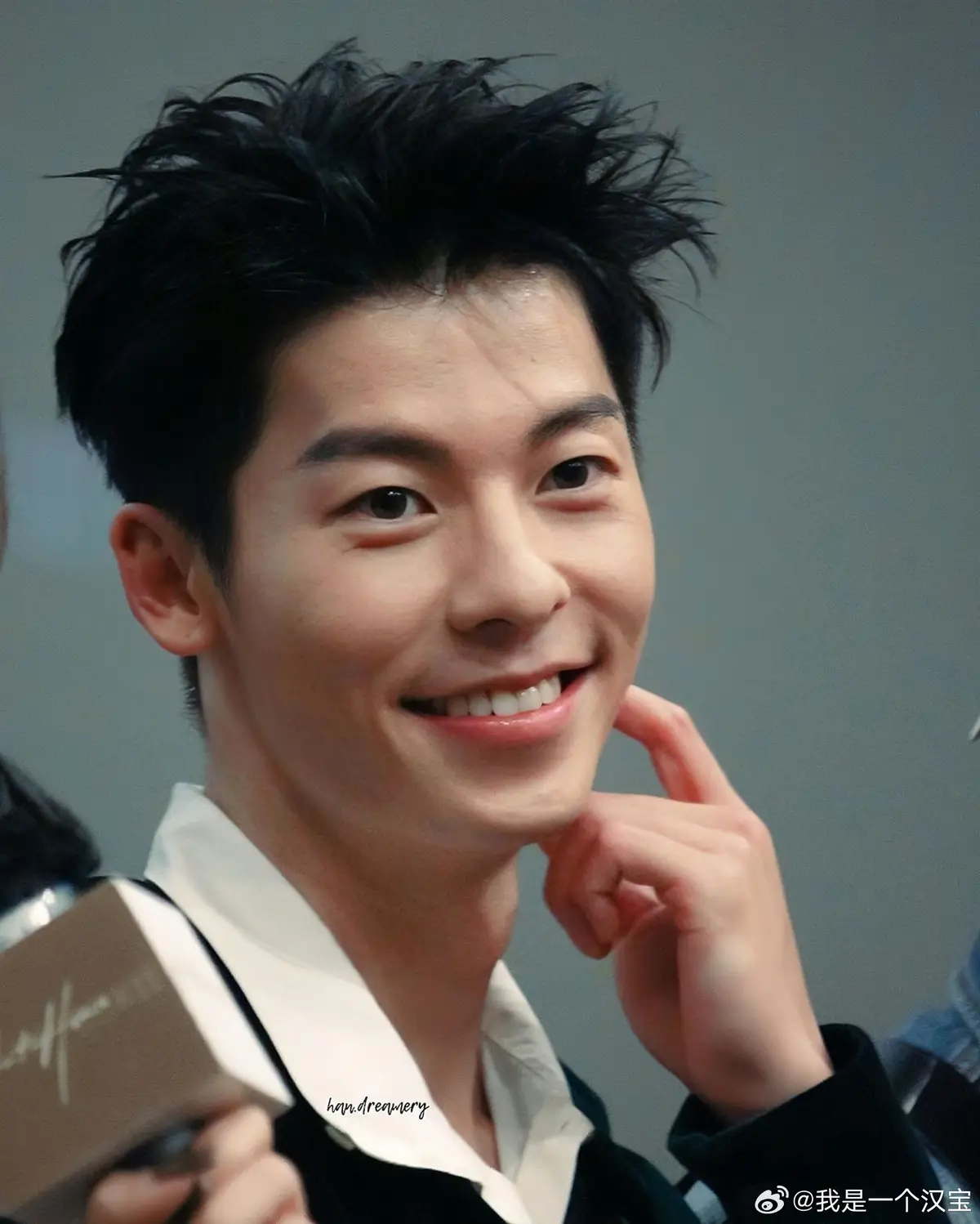 nụ cười toả nắng #huaquanghan 