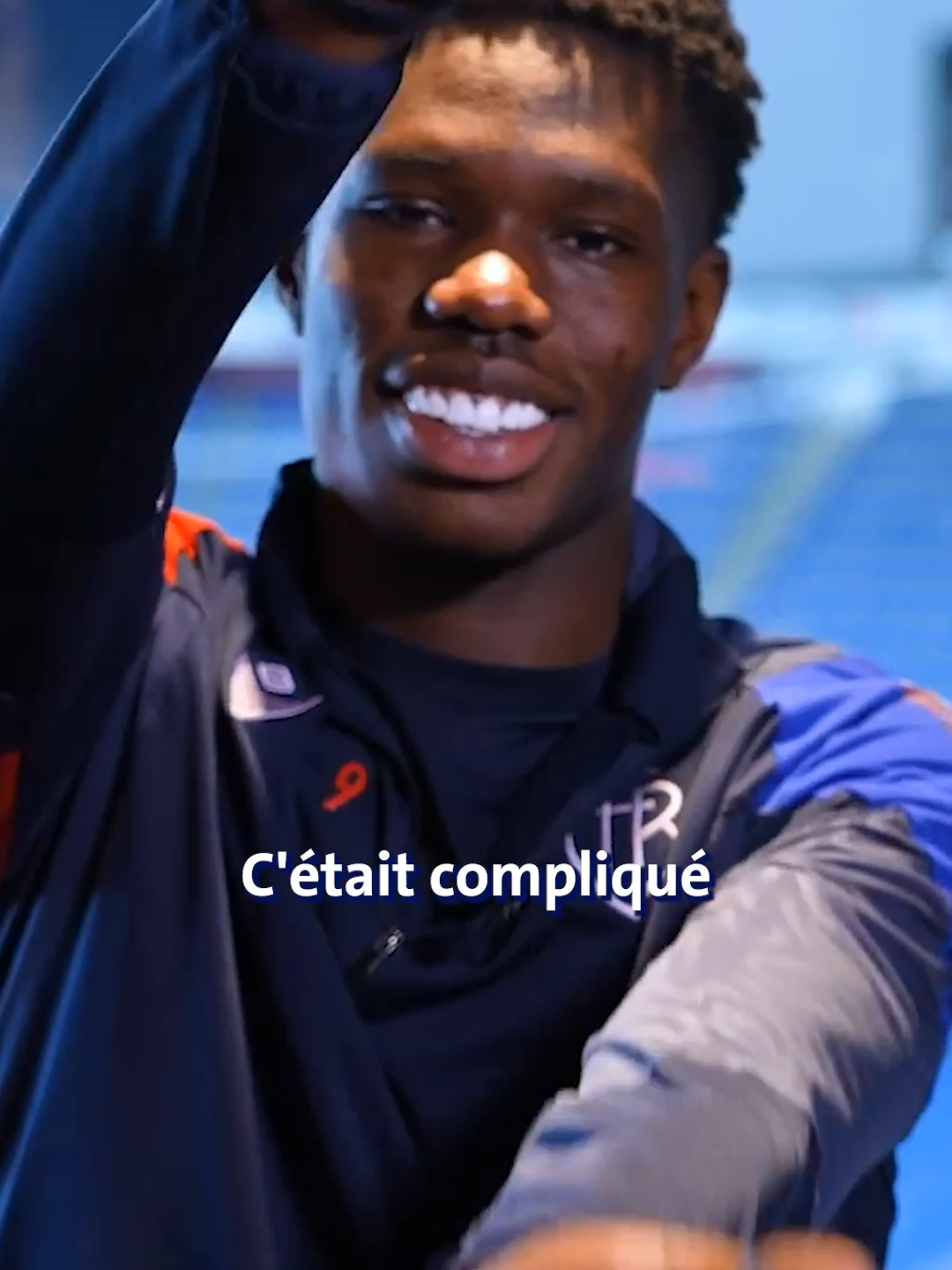 📽️💙 Thierno Barry a retrouvé le chemin des filets, après des débuts compliqués au FC Bâle. Il s'est confié sur les raisons de ce début difficile, sur son regain de confiance et sur sa relation avec son entraîneur, Fabio Celestini. #thiernobarry #barry #thierno #fcbale #fcbasel #cssl #superleague #suisse #football #coachmental #interview #fabiocelestini #bale #basel
