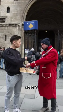 Recharging my Albanian Kosvo 🇦🇱🇽🇰 friend with  Baumkuchen from @Wiener Baumkuchen  #stephanplatz #vienna #wien #japan #irish #wien #streetinterviews #streetinterview #albania #kosovo #albanian 