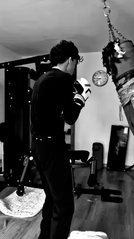 #boxe  #boxing #allenamento #training #mma #palestra #palestraitalia #competetive #competition #sport #sportlover #man #muscle #hardwork 