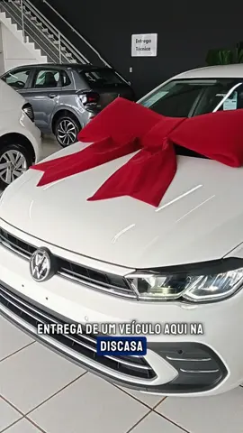 Não há sensação melhor como a de entregar as chaves de um veículo e testemunhar a realização de uma conquista. 🩵 #fyp #fypシ #volkswagen #discasa 