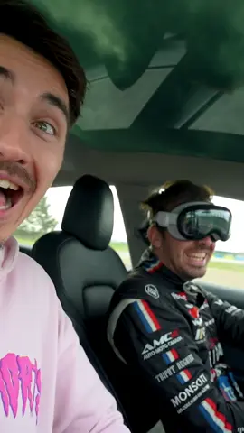 Pilote Pro + Tesla + Apple Vision Pro = 💀 J’ai cru que j’allais creuver 16 fois mdr  Pilote @romainmonti  #visionpro #circuit #tesla 