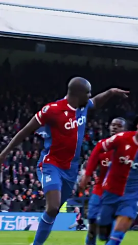 When JP scores, it’s over for the corner flag 😤⛳️ #crystalpalace #mateta #boom #celebration 