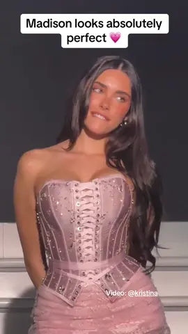 Madison is so cute in pink 🎀 Video: @kristina #badfeelingjt  #fyp #crush #Love #pretty #womencrusheveryday #stunning #xoxo #cutie #madisonbeer 