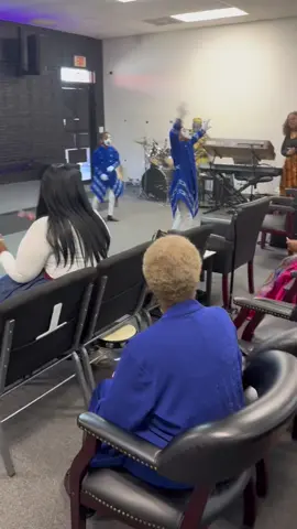 #mimedance #christiantiktok #fyp #foryoupage #idonotowntherightstothismusic #danceismylife #followme #bookme 