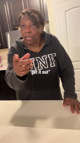 gotta love abuela 😭💕 #fyp #prank #checkingaccountbalanceprank #parati #viral #foryou #bankaccount 