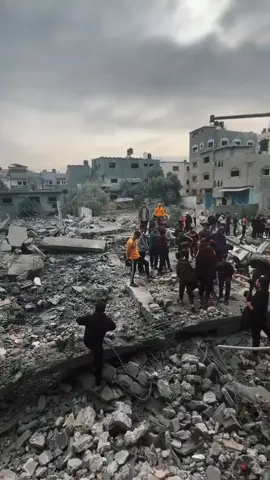 معاناه اطفال غزه وفلسطين لاحول ولاقوة الابالله العلي العظيم. اللهم انصر اخواننا في غزه وفلسطين مقاطع مؤثره💔اطفال ابرياء #تحرير_فلسطين #غزه_تحت_القصف حسبـــــي اللـــــــــــه ونعــــــم الوكيــــــــــل ☝
