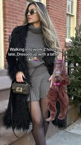 Late to work. But at least make it fashionable ☕️💁🏼‍♀️ #meme #memecut #work #girls 