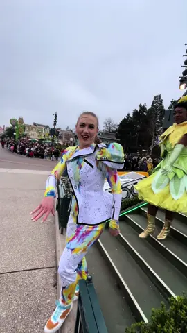 Tiana ma donner beaucoup d’amour sur les show du 27/02/2024 #disney #disneylandparis #dlp #disneylandpass #silver #pourtoi #pourtoii #passannueldisney #passannuel #amillionsplashesofcolour #show #parade #tiana 