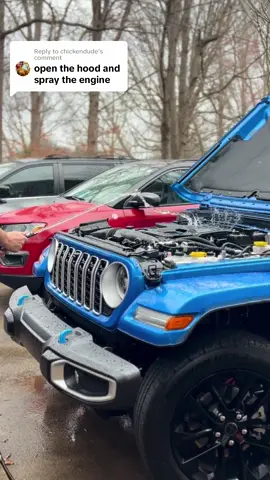 Replying to @chickendude 💦 there you go engine is wet #jeep #water 