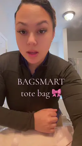 This is big enough for me to shove my unnecessary things in 🎀#fyp#foryou#foryoupage#foryoupageofficiall#bag#bags#totebag#tote#totebags#bagsmart#bagsmartmakeupbag#ConSantanderConecto 