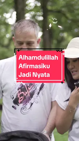 MasyaaAllah Tabarakallah tahun 2018 belajar afirmasi karena sebelumnya hidupku morat marit, dan juga selalu bertemu pasangan yang salah.. setelah mempelajari LOA tidak hanya membantu untuk pekerjaan namun juga untuk kehidupan pribadi.. intinya jika ingin afirmasi terwujud hati dan pikiran wajib bersih dari hal yang negatif, seperti rasa marah, benci, sedih, iri hati, dengki, dendam, sombong. betul-betul hati dan pikiran harus memancarkan energi yang positif. percayai 1000% atas apa yang kamu afirmasikan. jangan ada rasa ragu, negatif atau mengucapkan 