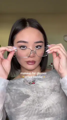 who said you can’t look sexy with glasses 🩶🩶🩶 #fyp #foryou #grwm #makeuplook #smokeyeye #officebaddie #makeupforglasses #viralmakeup 