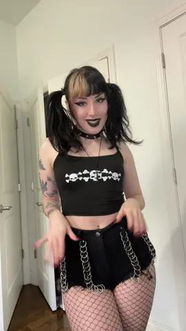 may be touch deprived…. 😩 #altgirl 