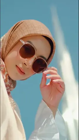 just entertainment #hijabcantik #videography #fashion #dubai🇦🇪 #adobepremierepro #hijab 