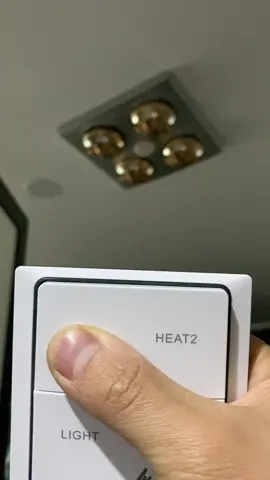 Đèn sưởi Kottman HE4BR:  + Sưởi 4 bóng âm trần + Đèn chiếu sáng + Quạt thông gió  #densuoi #kottmanHE4BR #thietbivesinhphucdang28hosen 