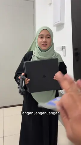 Takpe je kan kalau minta kat suami, bukan orang lain 🤣 memang banyak manfaat kalau menabung emas, boleh tanya @Ayunni Harun 🥰