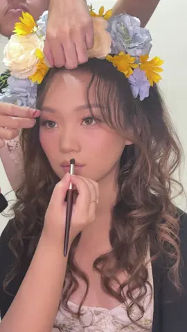 Makeup hairdo bunga bunga 🌸 Makeup #bycindyhidris  Hairdo by @Raven  #MUA #makeupartist #koreanmakeup #fyp #tutorialmakeup 