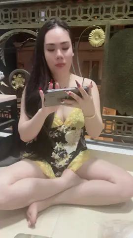 Dang dở . 2 mẹ con ngồi lang cang chơi với nhau😂🤣 #fypシ゚viral #trending #xuhuong 