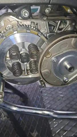 #تصليح_الدراجات_النارية🏍️🛵 #motorcycle #forzamax✈️🔥 #الشعب_الصيني_ماله_حل😂😂 #trending 