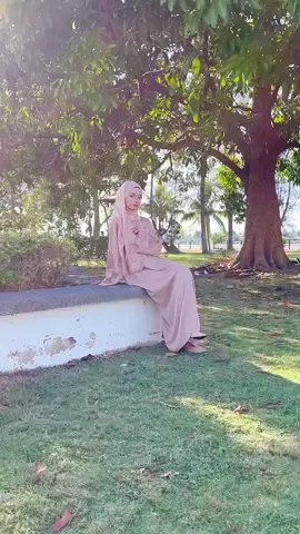 Jubah muslimah dengan tudung ini kelihatan sangat cantik!!#fyp #fypシ #fypシ゚viral #foryou #tiktokshop #racuntiktok #bajuraya2024 #bajuraya 