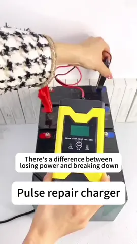 Smart battery charger can be charged motorcycles, cars, trucks, engineering vehicles, all kinds of 12V lead-acid battery #car battery charger #pulse repair charger