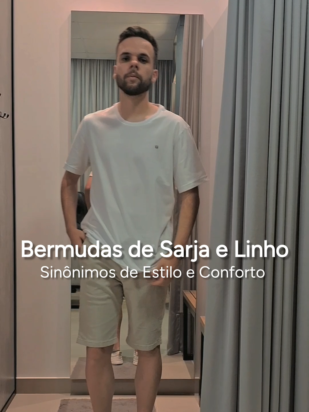Bermudas de Sarja e Linho: Estilo e Conforto para os Dias Quentes! Quando o calor chega, as bermudas de sarja e linho se tornam os melhores aliados do guarda-roupa masculino, oferecendo uma combinação única de elegância e frescor para enfrentar os dias ensolarados. Momento de Uso: Bermuda de Sarja: Perfeita para momentos casuais, passeios diurnos, encontros informais e ambientes descontraídos. Bermuda de Linho: Indicada para ocasiões especiais, eventos ao ar livre e momentos que pedem um toque de elegância e frescor. Combinações: Bermuda de Sarja: Combina bem com camisetas básicas, camisas polo, camisas casuais e até mesmo blazers para um visual descontraído e estiloso. Bermuda de Linho: Use-a com camisas sociais, camisetas estampadas, camisas de linho e até mesmo blazers para um visual mais sofisticado e fresco. Venha nos conhecer e descobrir o melhor da moda masculina! 📍 Estamos localizados na Rua Oswaldo Valentin Zandavalli 163, sala 101 - Concórdia SC.