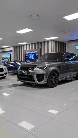 The 2019 Range Rover Sport SVR Carbon Edition is a performance oriented sports SUV that has gone through an extensive carbon fibre treatment, clearly showing off its performance credentials and standing out from your average family SUV.  Mileage: 13 500 km Price: R1 999 000 #landrover #rangerover #rangeroversport #Johannesburg #gauteng #