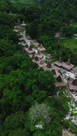 Kampung praiijing sumba barat #fypシ #fyp #sumba #sumbabarat #waikabubak #praiijingvillage #ntt #nttpride🏝🔥 #nttpride🏝🔥kupangntt💯 #privatetripsumba #tripsumba #exploresumba 