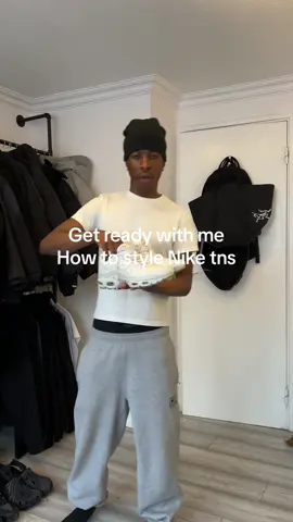 White shoes undefeated #fashiontiktok #fashion #streetwear #nike #sneakers 