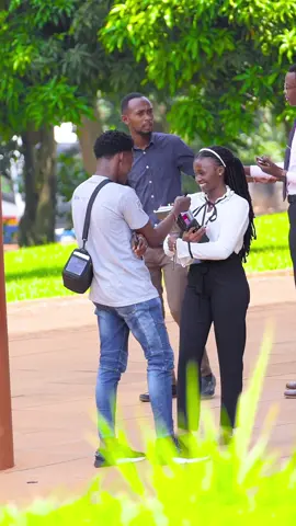 Ono omwana mukambwe 😎😎🌚 #cophisamuelz🌚 omanyi oluganda 📌