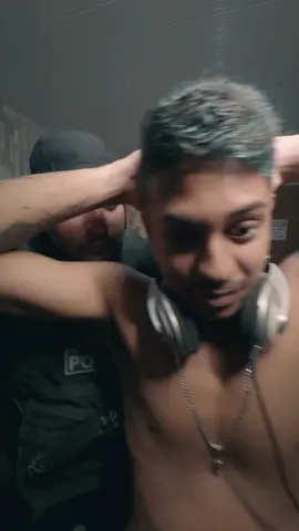 Bom dia princeso👮🏽‍♂️ onde é que ta a glock?