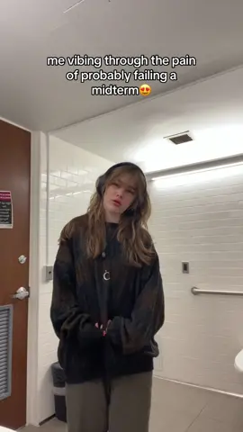 cage the elephant and young the giant and bakar are touring together🤭🤭🤭so excited i could cry