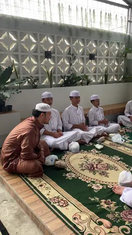 Bole kali ya konser di panggung maen hadroh pake tangan? 😅  #sholawat #trending #trend #fypシ #fypシ゚viral #fypage #santripondok #santrikeren #santriindonesia #santriayahsyahid #ponpesalquranalfalah #sulthonassayyidi #maulidnabimuhamammadsaw #hadrohsholawat #hadroh #gruphadroh #hadrohviral #marawis 