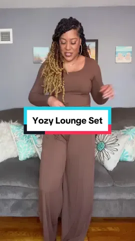 This Lounge Set is Everything #yozy #loungeset #tiktokshop #loungewear #matchingset #twopieceset #lounge #womensfashion #womensclothing 