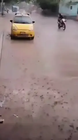 Corre que da tempo #velhaescorregandonalama @Vanessada Costa 