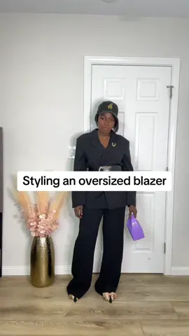 Do you like the look with or without belt? Drop your honest opinions #oversizedblazer #outfitoftheday #styleinspiration #blackcontentcreator #fashioncreator #TikTokFashion #elevatedstyle 