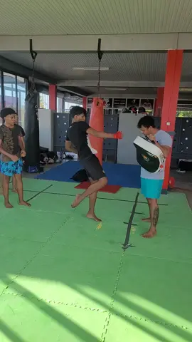 In preparation for Saturday.  #kickboxing #thaiboxing #boxing #mma #muaythai #fatloss #cardio #training #gym #GymTok #Fitness #trainer #personaltrainer #suriname #wanica 