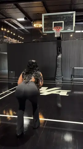 ADDICTED TO WINNING ❤️ Gym gains with my daughter🏋️‍♀️🏋️‍♀️ #gym #winning #momanddaughter #goviral #sexy #black 