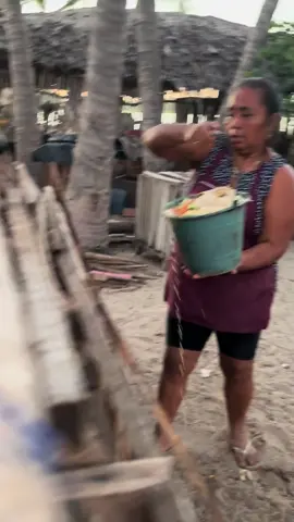 Dandole de coner al cuche y cuidando a chetos 