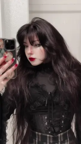 My mom looks at me and says “aye no mija” 🫡😗 • • • • • • #vampire #goth #goth #postpunk #darkwave #witchtok #witchyvibes #witchaesthetic #witchy #gothfashion #wolfcut 
