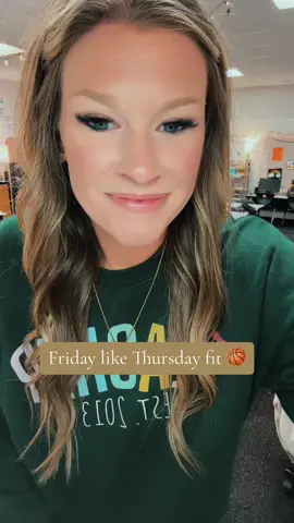 Lets go Lady Eagles 🦅🏀🖤💛 #thursdayfit #goeagles #OOTD #teacherootd #shein #sheinaccessories #sheinjewelry #etsy #customsweatshirt #fypシ 