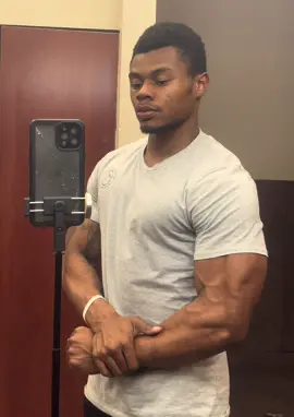 Natty with 20 inch arms ? #GOD #JESUS #JESUSLOVESYOU #JESUSCHRIST #prep #fyp #Fitness #bodybuilding #gym #GymTok #bodybuilding #bodybuilder #motivation #motivational #fit 