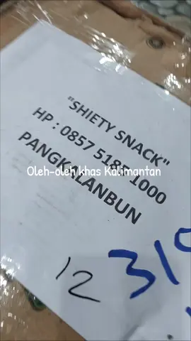 bolu almond tapi gambut khas Kalimantan Selatan baru datang... #ecerdangrosir #shietysnack #shietyshop #khaskalimantan #khaskalsel #khasbanjar 