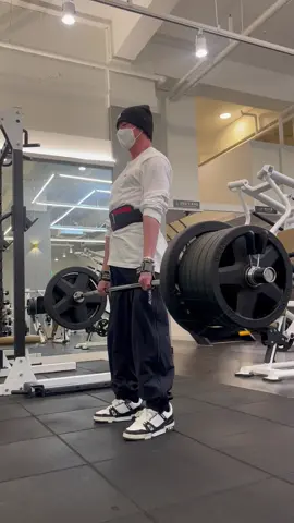 chris deadlifting 160 kg🤯 #방찬 #bangchan #channie #christopherbang #스트레이키즈 #straykids #skz #gym #fyp #fypシ #kpopfyp 