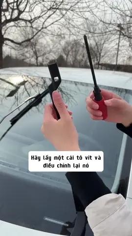 Nếu gạt mưa trên xe bạn phát ra tiếng rít khó chịu, đừng vội đến gara sửa chữa. Hãy làm theo phương pháp này để tiết kiệm tiền và thời gian nhé #kienthucoto #baoduongxe #suachuaoto #mexe36 #phukienoto36 