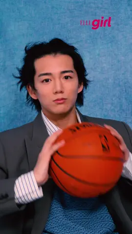 UNI boysのメンバー、大木遥翔さんがスクールルックをまとってELLEgirlに登場🏀 UNIboys6名の魅力を紐解くインタビューや、ここでしか見られない手描きプロフィール、6人の秘蔵ショットをELLEgirl.jpで公開中❤️‍🔥 ぜひチェックして！😘 🔗https://www.ellegirl.jp/fashion/column/a46847971/uniboys-interview-2402/ @大木遥翔/ookiharuto @ELLEgirl  UNI boys #大木遥翔 #HarutoOoki #ELLEgirlUNIboys #ELLEgirlUNI 